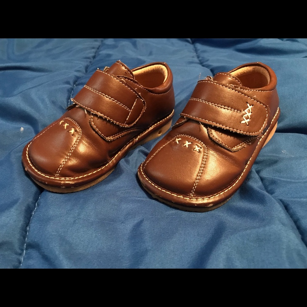 Size 8 Brown dress shoes